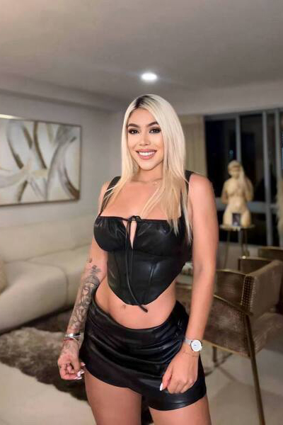 Vivacious Sara, 30 y.o. from Kansas, United States with Blonde hair — VeronikaLove