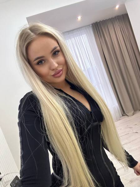 Radiant Charm: Ivanna, 28 y.o. from Ivano-Frankivsk, Ukraine — VeronikaLove