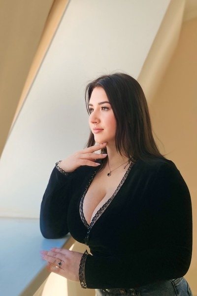 Enigmatic Oksana, 25 y.o. from Bila Tserkva, Ukraine with Chestnut hair — VeronikaLove