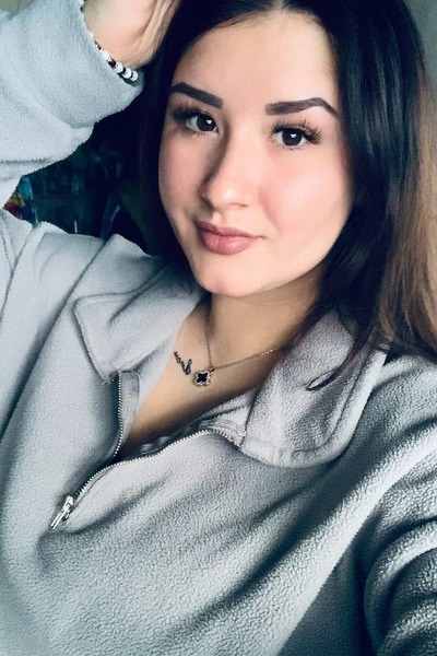 Enigmatic Oksana, 26 y.o. from Bila Tserkva, Ukraine with Chestnut hair — VeronikaLove