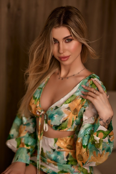 Timeless Grace: Anastasia, 22 y.o. from Rivne, Ukraine — VeronikaLove