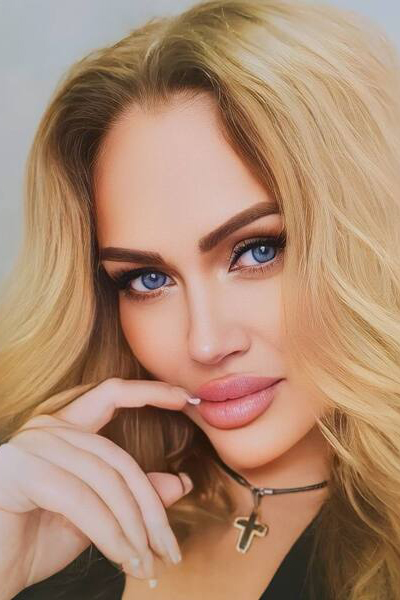 Captivating Gaze: Olena, 47 y.o. from Odesa, Ukraine — VeronikaLove