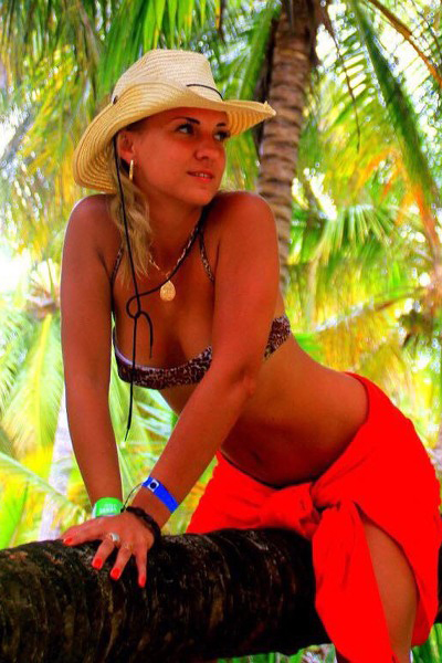 Magnetic Charm: Alona, 45 y.o. from Kyiv, Ukraine — VeronikaLove