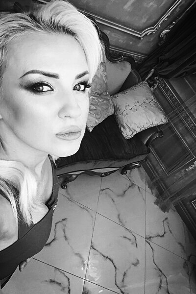Magnetic Charm: Alona, 45 y.o. from Kyiv, Ukraine — VeronikaLove