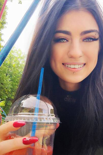 Whimsical Wonder: Anna, 21 y.o. from Lviv, Ukraine — VeronikaLove