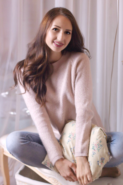 Dazzling Aura: Elena, 28 y.o. from Kherson, Ukraine — VeronikaLove