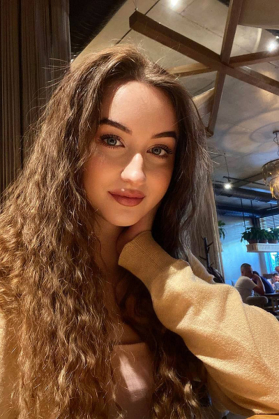 Dazzling Nadiia, 24 y.o. from Kryvyi Rih, Ukraine with Light-brown hair — VeronikaLove