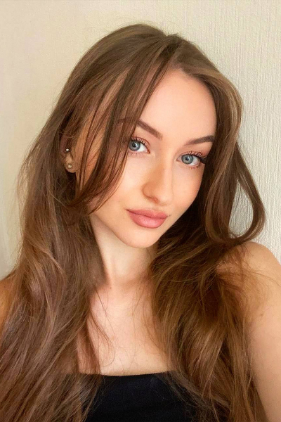 Dazzling Nadiia, 24 y.o. from Kryvyi Rih, Ukraine with Light-brown hair — VeronikaLove