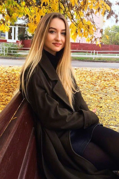 Dazzling Nadiia, 24 y.o. from Kryvyi Rih, Ukraine with Light-brown hair — VeronikaLove