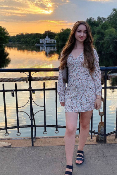 Dazzling Nadiia, 24 y.o. from Kryvyi Rih, Ukraine with Light-brown hair — VeronikaLove