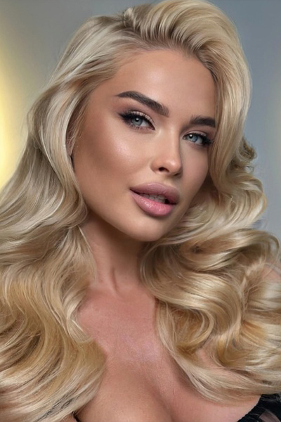 Vivacious Aleksandra, 26 y.o. from Dnipro, Ukraine with Blonde hair — VeronikaLove