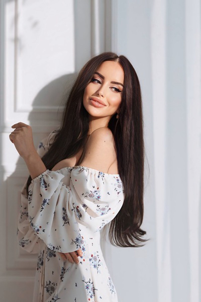 Enchanting Anna, 34 y.o. from Kyiv, Ukraine with Brown hair — VeronikaLove