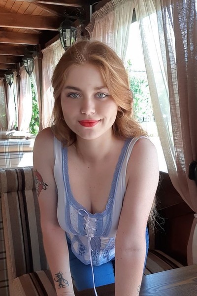 Captivating Elegance: Alina, 25 y.o. from Cherkasy, Ukraine — VeronikaLove