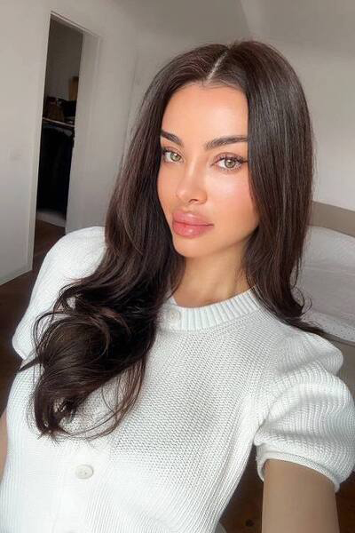 Alluring Ana-Alexandra, 32 y.o. from Mestna Obcina Ljubljana, Slovenia with Black hair — VeronikaLove