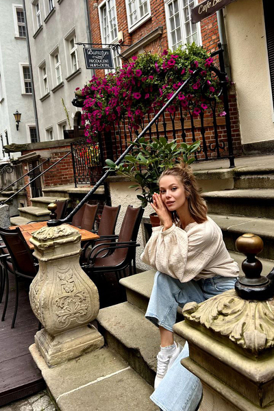 Graceful Presence: Elena, 27 y.o. from Odesa, Ukraine — VeronikaLove