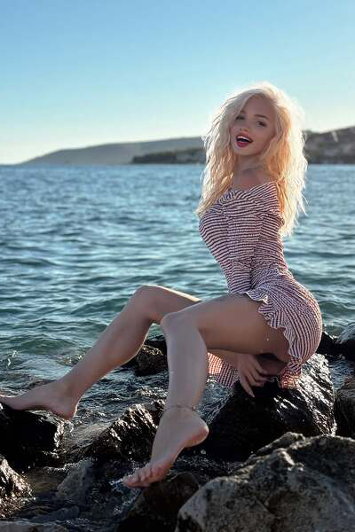 Lovely Olga, 26 y.o. from Chernihiv, Ukraine with Blonde hair — VeronikaLove