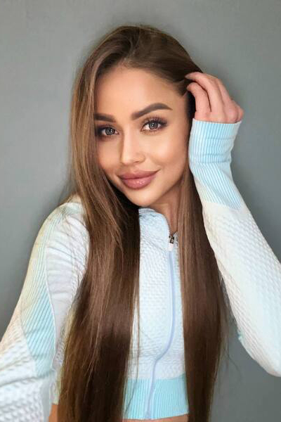 Dynamic Natalia, 35 y.o. from Warszawa, Poland with Chestnut hair — VeronikaLove