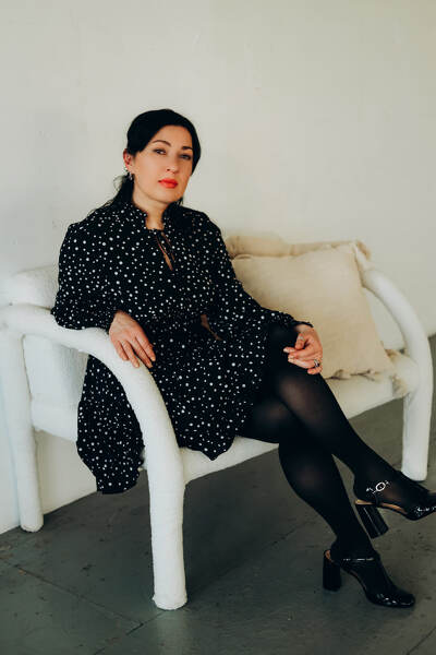 Magnetic Allure: Julia, 52 y.o. from Brussel, Belgium — VeronikaLove