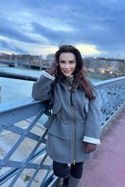 Captivating Tatiana, 39 y.o. from Paris, Monaco with Brown hair — VeronikaLove