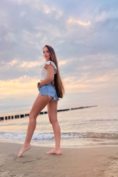 Ethereal Beauty: Olena, 39 y.o. from Kharkiv region, Ukraine — VeronikaLove