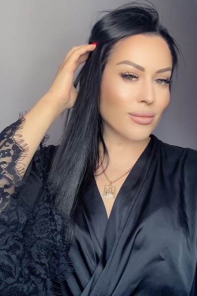 Glamorous Presence: Tetyana, 40 y.o. from Kherson, Ukraine — VeronikaLove