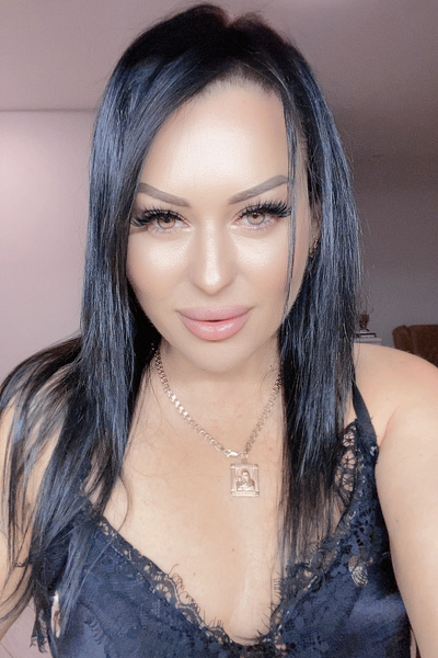 Glamorous Presence: Tetyana, 40 y.o. from Kherson, Ukraine — VeronikaLove