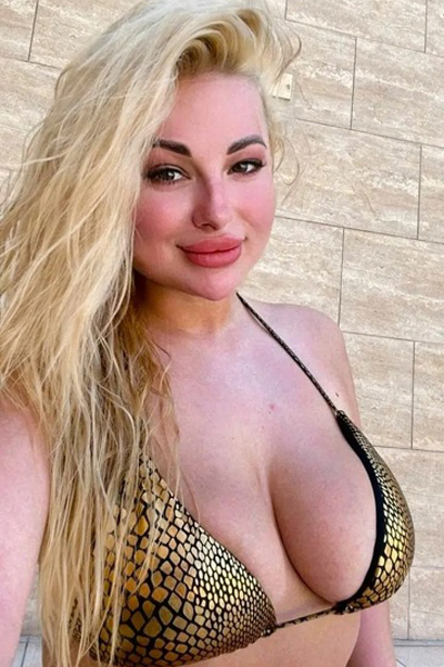 Ethereal Charm: Violetta, 25 y.o. from Kharkiv region, Ukraine — VeronikaLove