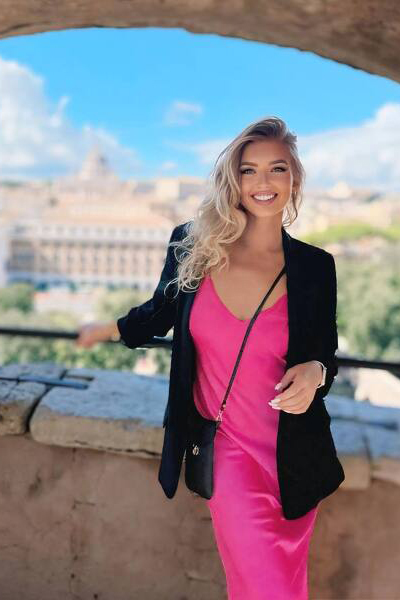 Alluring Presence: Yana, 28 y.o. from Ternopil, Ukraine — VeronikaLove