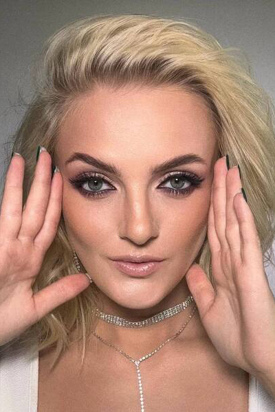 Graceful Allure: Victoriia, 25 y.o. from Krakow, Poland — VeronikaLove