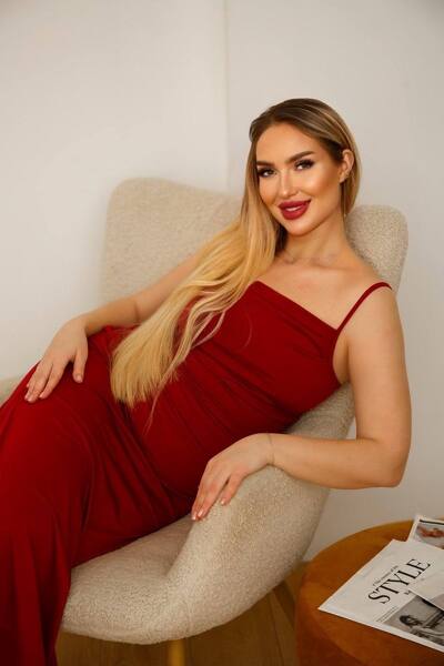 Captivating Anna, 34 y.o. from K'alak'i T'bilisi, Georgia with Blonde hair — VeronikaLove