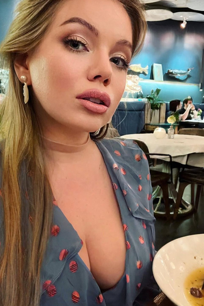 Enchanting Presence: Arina, 37 y.o. from Stockholm, Sweden — VeronikaLove