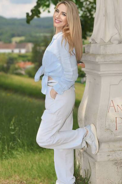 Radiant Allure: Liudmila, 51 y.o. from Vienna, Austria — VeronikaLove