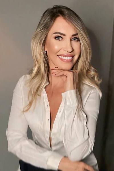 Radiant Allure: Liudmila, 51 y.o. from Vienna, Austria — VeronikaLove