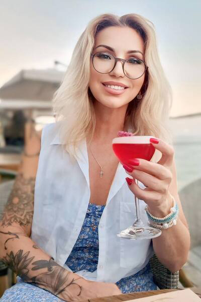 Mystical Presence: Elena, 55 y.o. from Odesa, Ukraine — VeronikaLove