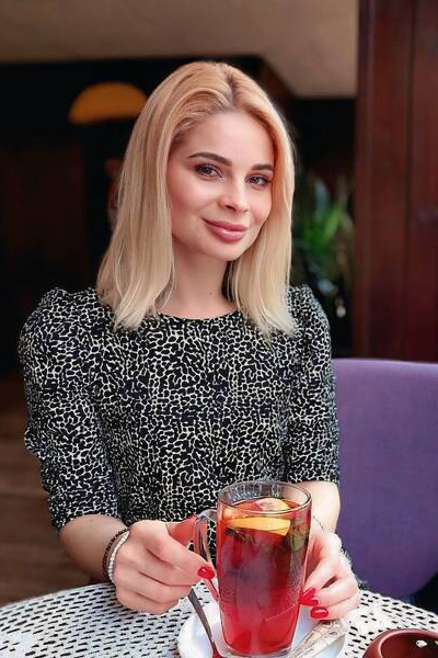 Ethereal Charm: Viktoria, 28 y.o. from Kyiv, Ukraine — VeronikaLove