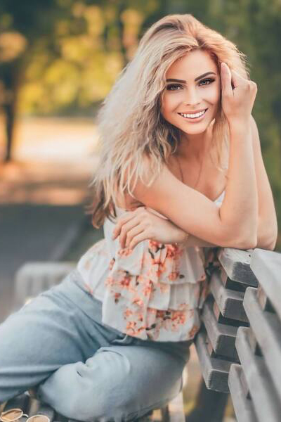 Ethereal Charm: Viktoria, 28 y.o. from Kyiv, Ukraine — VeronikaLove
