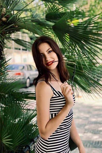 Sparkling Essence: Yana, 31 y.o. from Sumy, Ukraine — VeronikaLove