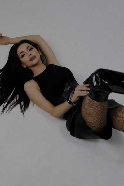 Captivating Elegance: Valeriya, 27 y.o. from Kyiv, Ukraine — VeronikaLove