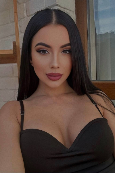 Captivating Elegance: Valeriya, 27 y.o. from Kyiv, Ukraine — VeronikaLove
