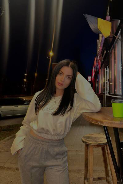 Captivating Elegance: Valeriya, 26 y.o. from Kyiv, Ukraine — VeronikaLove