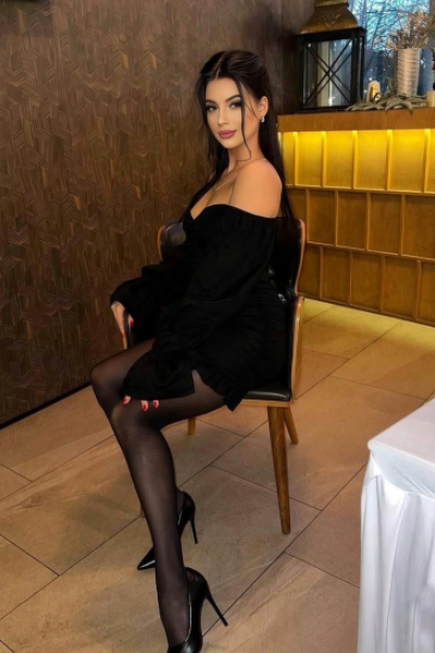 Captivating Elegance: Valeriya, 27 y.o. from Kyiv, Ukraine — VeronikaLove