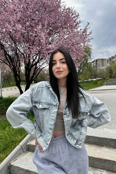 Captivating Elegance: Valeriya, 26 y.o. from Kyiv, Ukraine — VeronikaLove