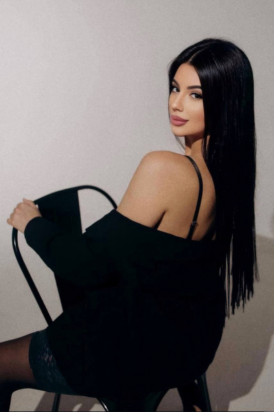 Captivating Elegance: Valeriya, 27 y.o. from Kyiv, Ukraine — VeronikaLove