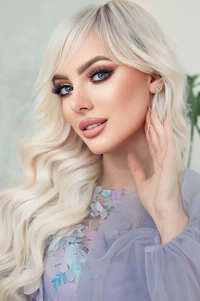Whimsical Ludmila, 43 y.o. from Warszawa, Poland with Blonde hair — VeronikaLove