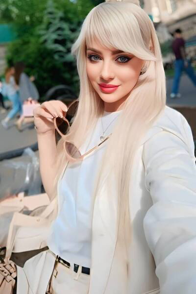 Whimsical Ludmila, 43 y.o. from Warszawa, Poland with Blonde hair — VeronikaLove