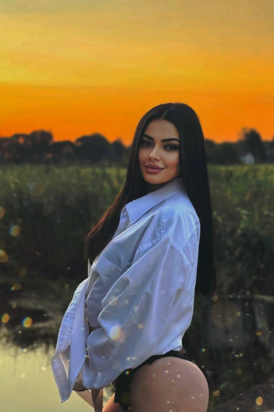 Captivating Gaze: Veronika, 24 y.o. from Dnipro, Ukraine — VeronikaLove