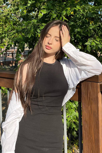 Enigmatic Allure: Inna, 20 y.o. from Kyiv, Ukraine — VeronikaLove