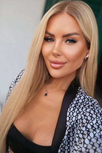 Whimsical Wonder: Victoriia, 34 y.o. from Warszawa, Poland — VeronikaLove