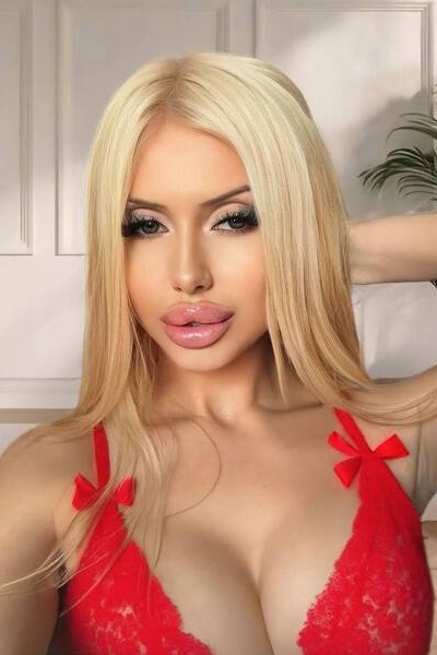 Ethereal Victoria, 27 y.o. from Kyiv, Ukraine with Blonde hair — VeronikaLove