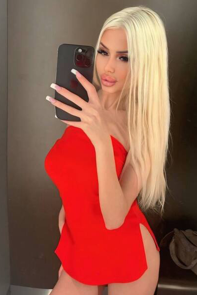 Ethereal Victoria, 27 y.o. from Kyiv, Ukraine with Blonde hair — VeronikaLove
